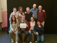 KuTiNea in bester Stimmung nach dem Workshop mit Schauspieltrainerin Ursula Armbruster (vorne rechts)